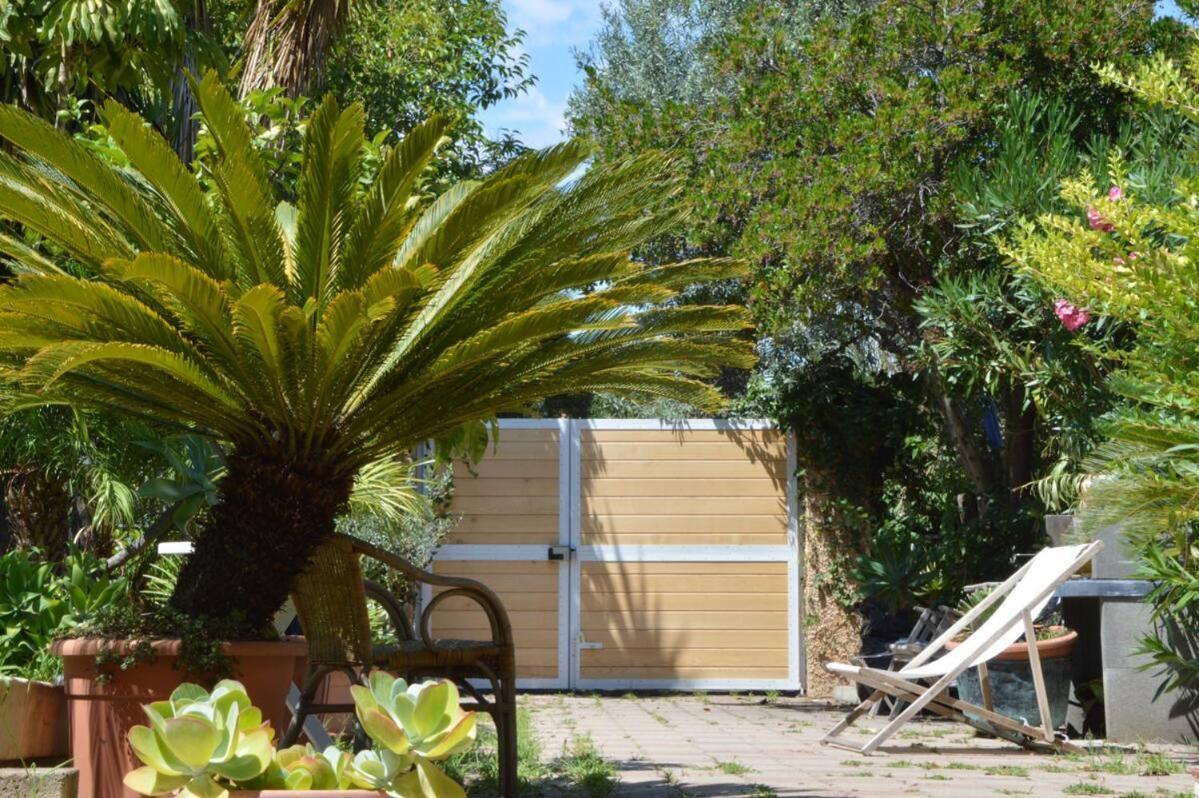 Casa Vacanze Rocco Àrbatax Eksteriør billede